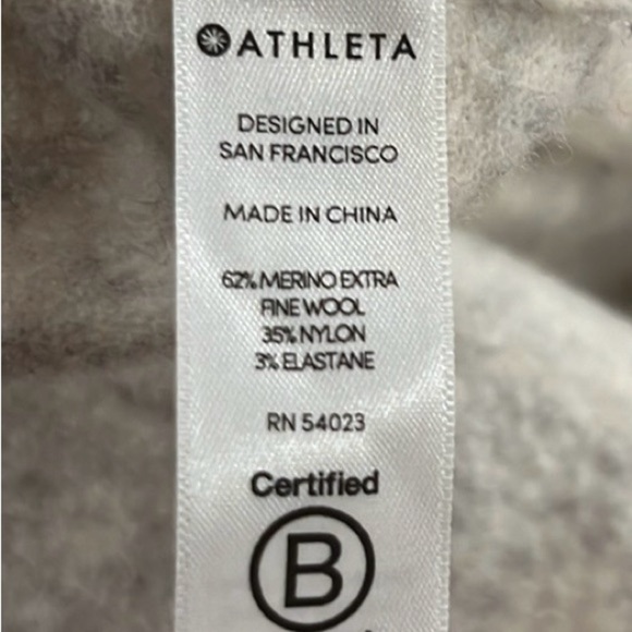 Athleta women’s transit merino wool blend turt sweater size Medium - Picture 9 of 9